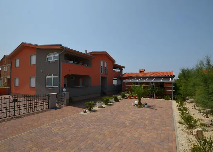 Apartman Komljen 3 By Interhome